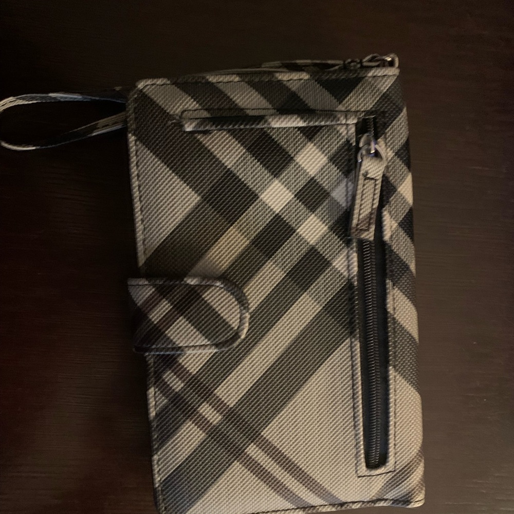 Black white wristlet phone/wallet